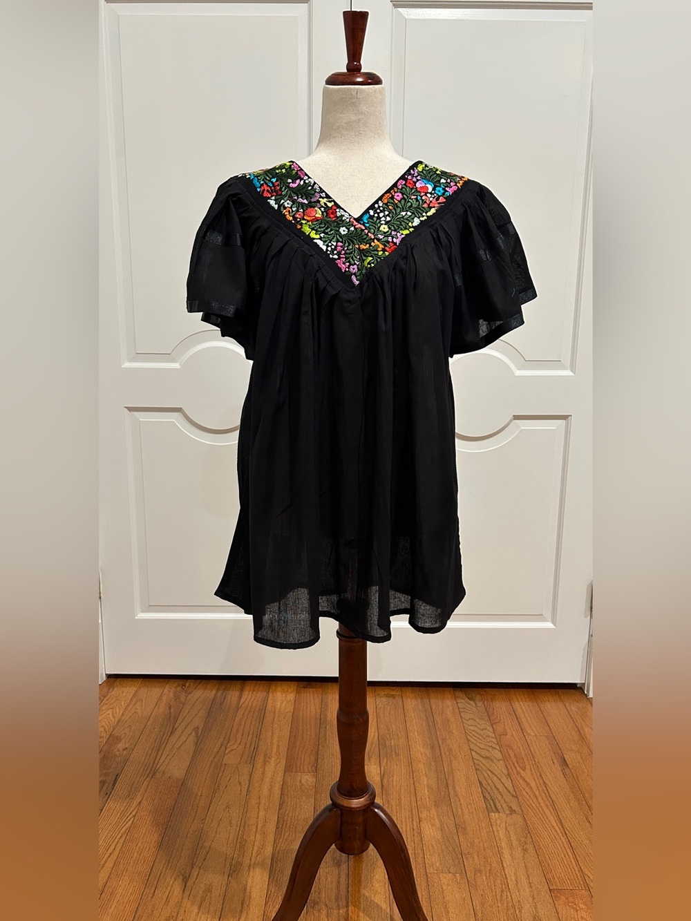 Jazmin V-Neck Mexican top, hand embroidered.Artisan top. Boho, Hippie, handmade.